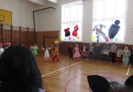 Karneval ve školní družině (5).JPG